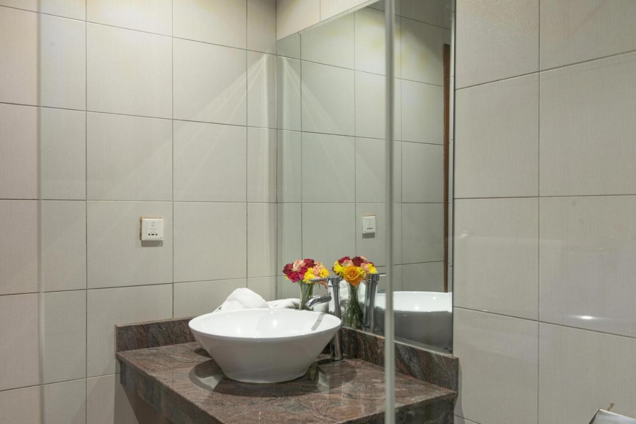 Tagore Apartments Кампала Экстерьер фото